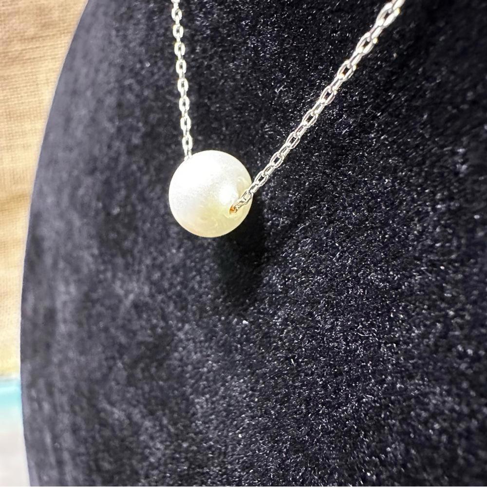Cultured Freshwater Pearl Necklace - Picture 4 of 6